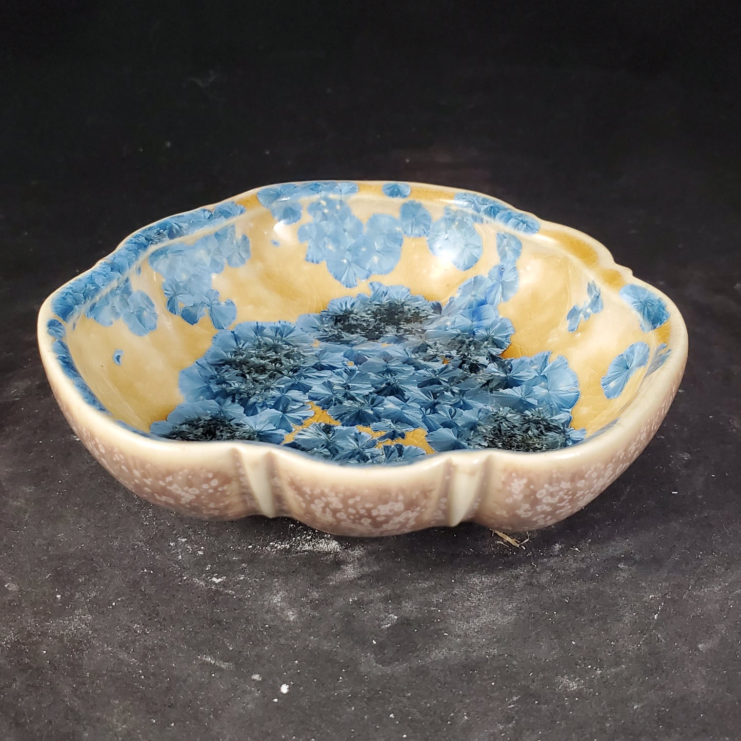 Crystalline Dish Nickel- 1.25"t x 4.5"w