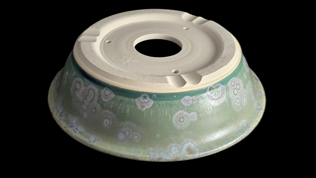 Crystalline round bonsai pot 10-26 7.5x2 bottom view
