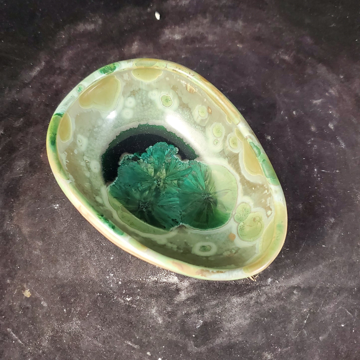 Crystalline Egg Dish Green- 1.25"t x 4.5"w