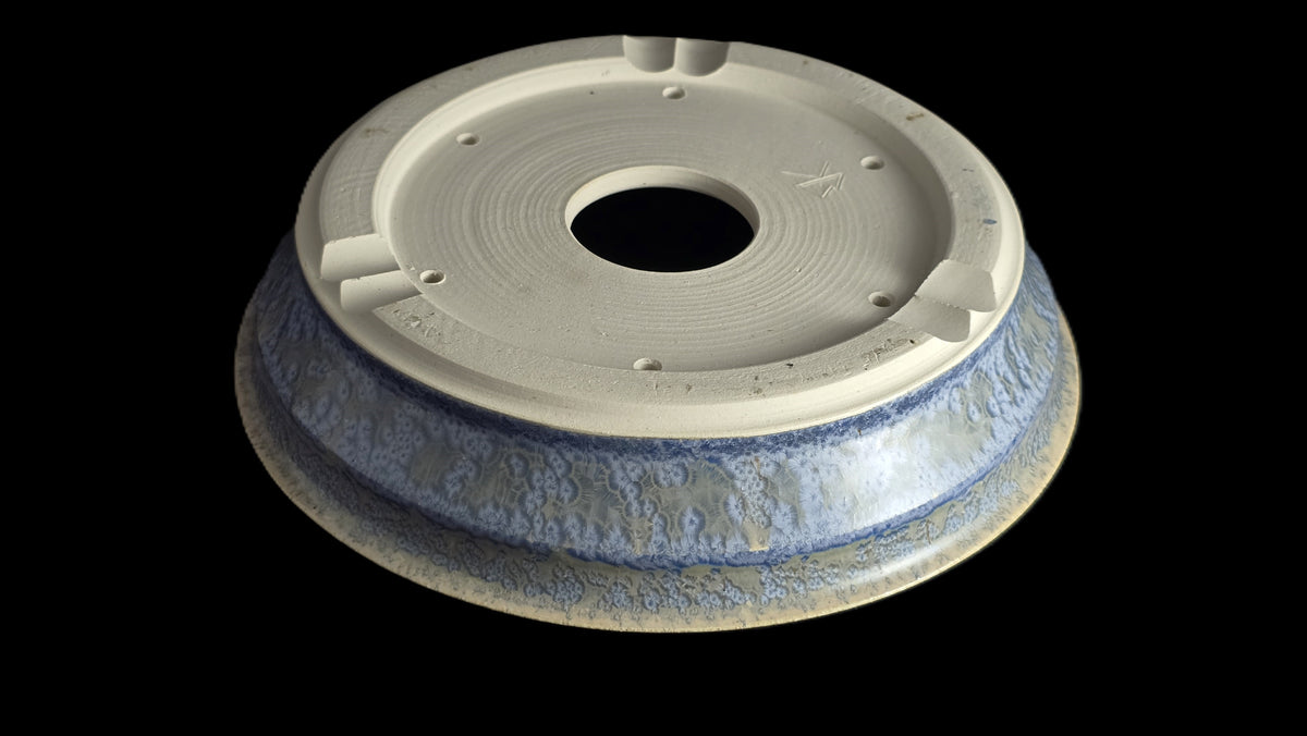 Crystalline round bonsai pot 10-26 bottom view