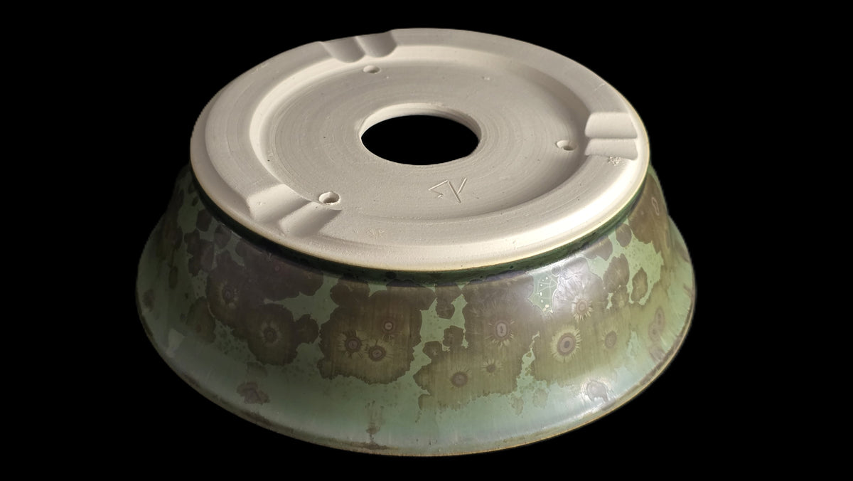 Crystalline round bonsai pot 10-26 8x2.5 bottom view